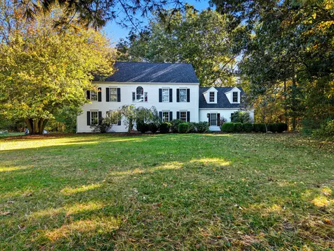 318 Horsepond Rd, Madison, CT 06443