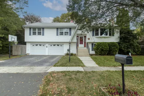 80 Sheffield Cir, Stratford, CT 06614