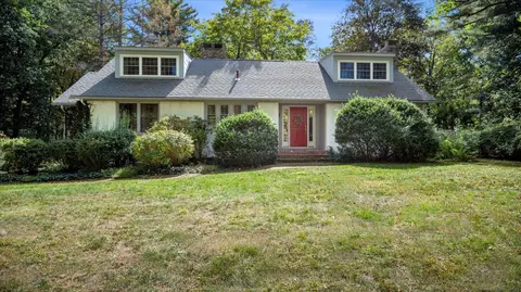 572 Huckleberry Hill Rd, Avon, CT 06001