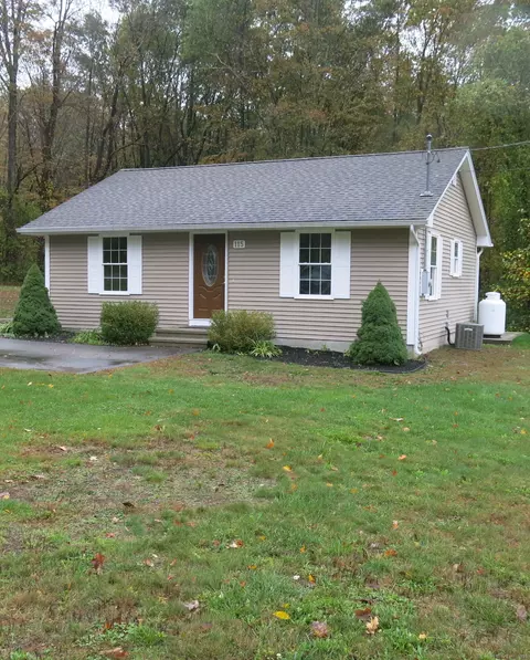 115 Sillimanville Rd, Moodus, CT 06469