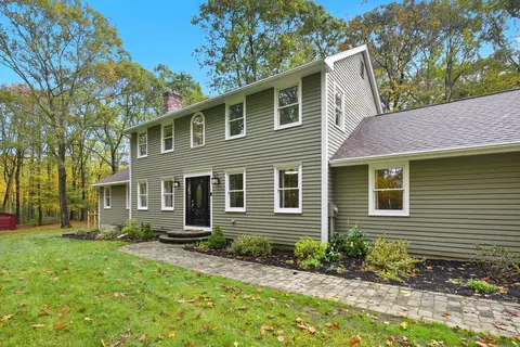 26 Center Rd, Woodstock, CT 06281
