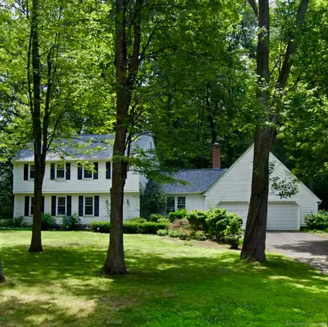 37 Laurelwood Dr, Wallingford, CT 06492