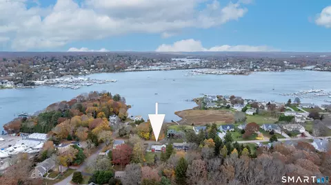 105 Old North Rd, Stonington, CT 06378