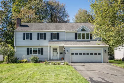 7 Sequin Rd, West Hartford, CT 06117