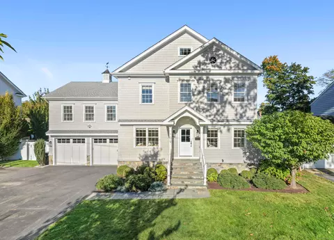109 Smith St, Fairfield, CT 06824