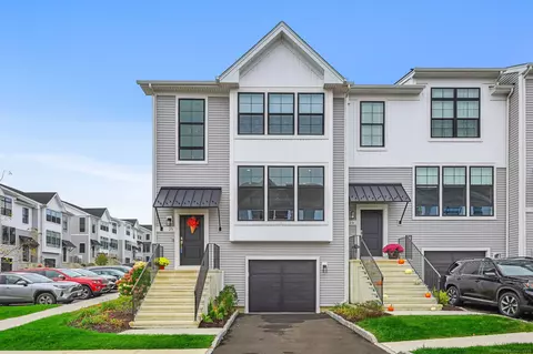 25 E Cross Trl #25, Danbury, CT 06810