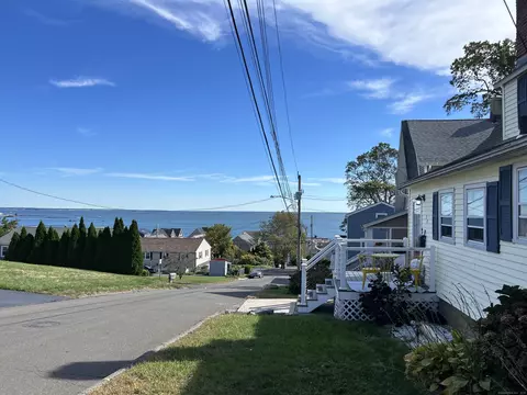 32 Burwell Ave, Milford, CT 06460