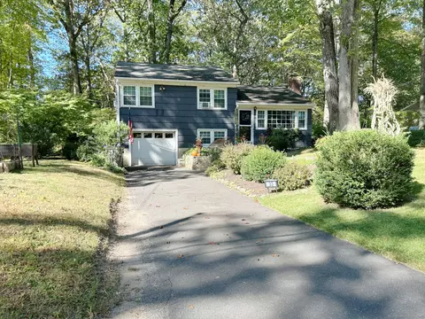 33 Patmar Dr, Monroe, CT 06468