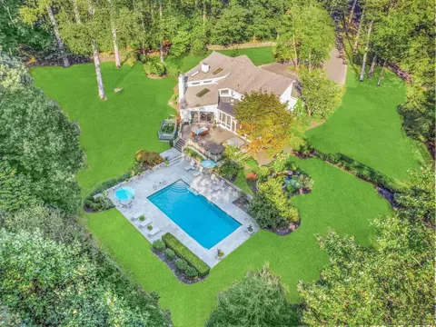 6 Nutcracker Ln, Westport, CT 06880