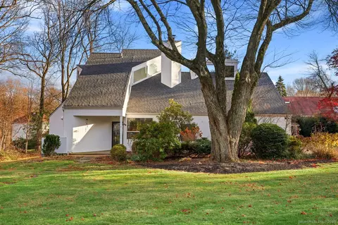 38 Chester Rd, Easton, CT 06612