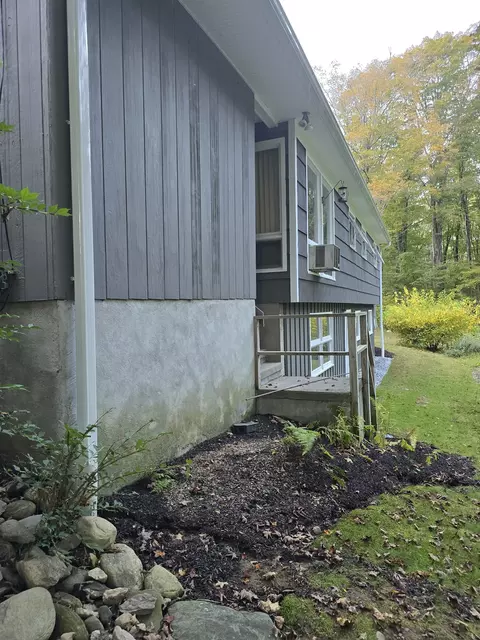 Exterior - 32 Old Green Rd, Sandy Hook, CT 06482 photo 5 of 7