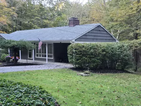 Exterior - 32 Old Green Rd, Sandy Hook, CT 06482 photo 7 of 7