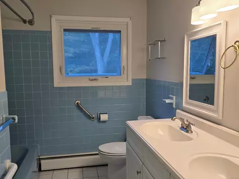 Bath - 32 Old Green Rd, Sandy Hook, CT 06482 photo 2 of 2