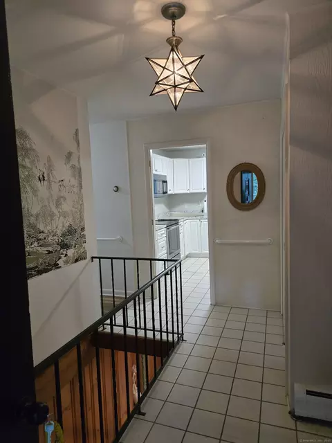 Entry Way - 32 Old Green Rd, Sandy Hook, CT 06482 photo 2 of 3