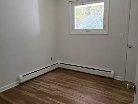 Bedroom - 32 Old Green Rd, Sandy Hook, CT 06482 photo 4 of 5