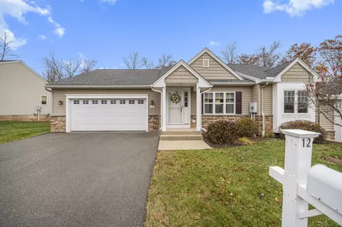 12 Woodridge Dr #12, Windsor Locks, CT 06096
