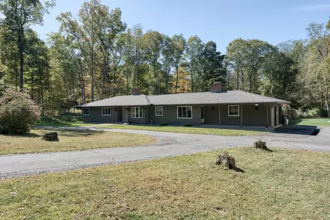 63 Laurel Grove Dr, Higganum, CT 06441