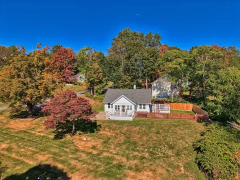 127 Sunnyside Ave, Watertown, CT 06779
