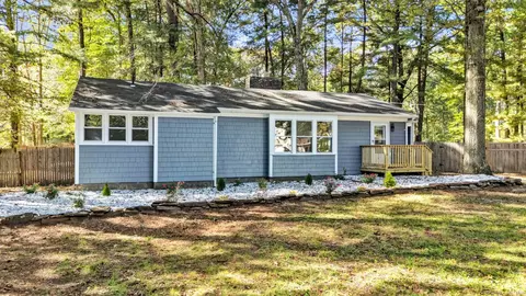 15 Capewell Dr, Bloomfield, CT 06002