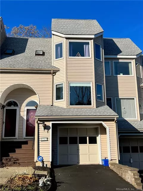 3 Lakeview Dr #3, Branford, CT 06405