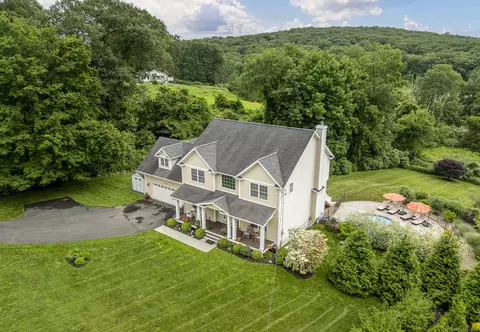 199 Walnut Hill Rd, Bethel, CT 06801