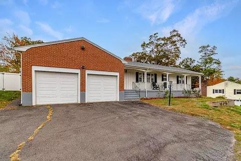 97 Longview Dr, Berlin, CT 06037