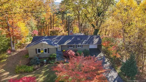 70 Trailsend Dr, Canton, CT 06019