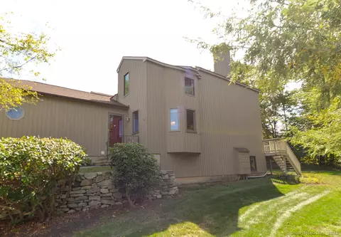 35 Far View Cmns #35, Southbury, CT 06488