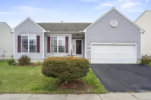 29 Primrose Ln #29, Suffield, CT 06078