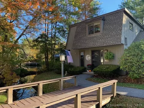 22 Heritage Dr #22, Avon, CT 06001
