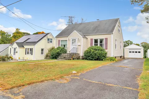 330 Oakwood St, Bridgeport, CT 06606