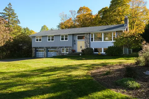 119 Wadhams Rd, Bloomfield, CT 06002