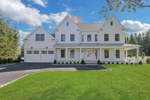 48 Douglas Rd, New Canaan, CT 06840