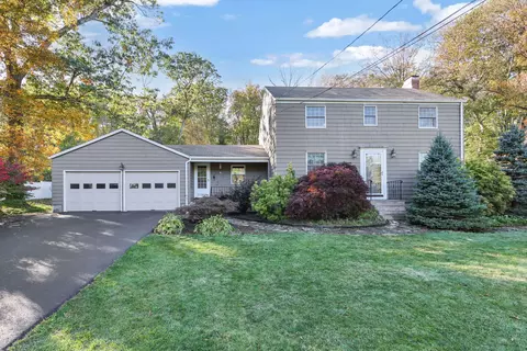 66 Barnsbee Ln, Coventry, CT 06238