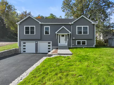 317 City Hill St, Naugatuck, CT 06770