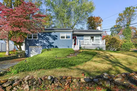 2 Drumlin Rd, Westport, CT 06880