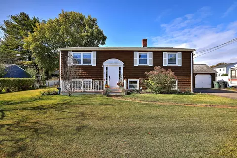 24 Collingsdale Dr, Milford, CT 06461