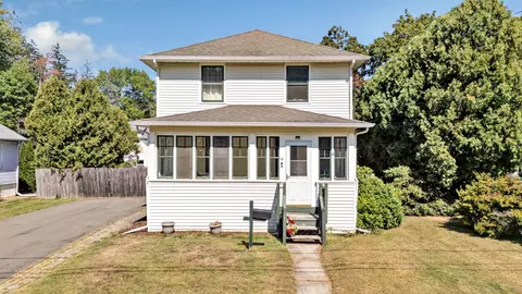14 Fernwood St, Wethersfield, CT 06109