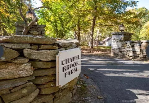 11 Phelps Rd, East Haddam, CT 06423