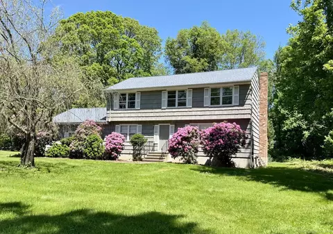 20 Clinton St, Trumbull, CT 06611