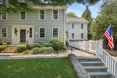 216 Hillspoint Rd, Westport, CT 06880