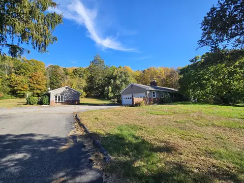 146 Lathrop Rd, Plainfield, CT 06374