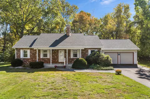 179 Brewster Rd, Griswold, CT 06351