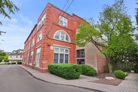 32 Pine St #9, Norwalk, CT 06854
