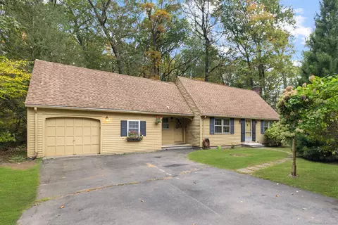 1477 East St, Southington, CT 06489