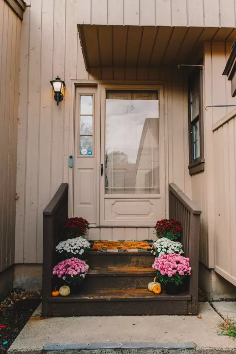 122 Natchaug Dr #122, Meriden, CT 06450