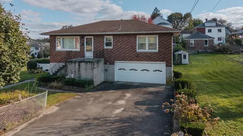 82 Hotchkiss St, Waterbury, CT 06704