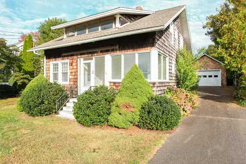 18 Hammock Rd, Clinton, CT 06413