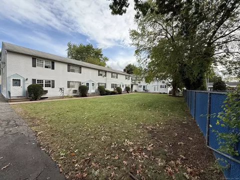 633 Center St #A, Manchester, CT 06040