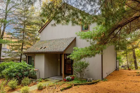 2 Highland Sq #2, Avon, CT 06001